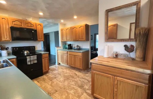 Lansing Casa | Private Country Home, Convenient Location