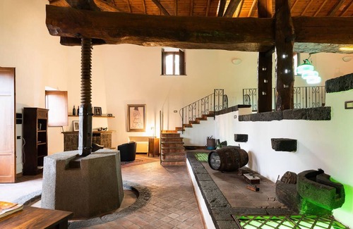 Pedara Villa | Villa privada en el campo con piscina