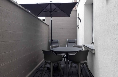 Saint-Quentin Apartamento | ★★★ DELARNOR - Centre-Ville Voltaire private courtyard barbecue ★★★