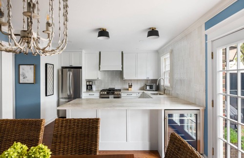 South of Broad Casa | 3 BR / 2. 5 BA Townhome en el histórico Harleston Village, Wifi gratuito y estacionamiento!