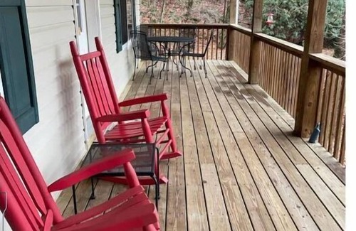 Maple Springs Casa | Private, cozy 2 bedroom with views, sleeps 5