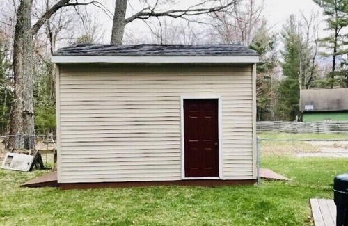Houghton Lake Cabaña | Private Cozy Cottage ~ Away From It All