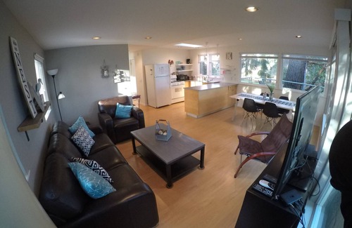 Freeland Cabaña | Private Cozy Cottage with view