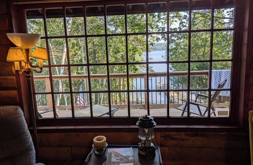 Remer Cabina | Private, cozy log cabin on beautiful Washburn Lake with 374 feet of lakeshore!
