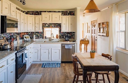 Harrison Cabaña | Private & Cozy Ozark Mnt Cottage near BNR, Jasper, Boxley HRSN & hiking. VIEW