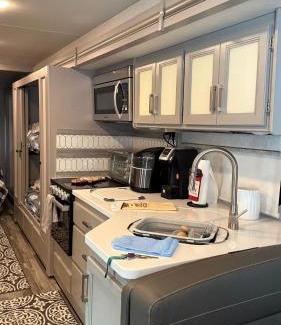 Ludlam Casa | Private Cozy R/V , for your enjoyment