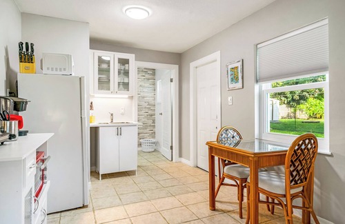 Rock Ridge Apartamento | Private cozy studio in sunny Vero Beach. Centrally located to all amenities.