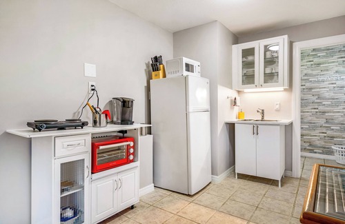 Rock Ridge Apartamento | Private cozy studio in sunny Vero Beach. Centrally located to all amenities.