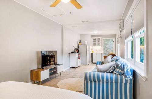 Rock Ridge Apartamento | Private cozy studio in sunny Vero Beach. Centrally located to all amenities.