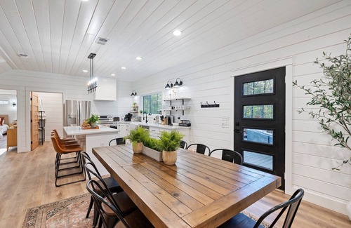 Broken Bow Cabina | Private Creek | Heated Pool | 2 Masters | Private
