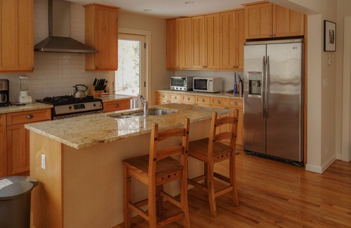 Montauk Casa | Casa de playa privada a medida con piscina climatizada, paseo a Ocean Beach