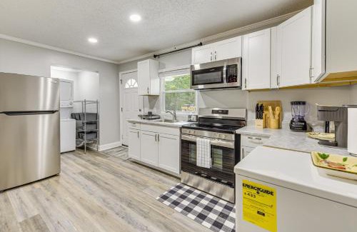 Sanford Casa | Private Deck and Yard Home 3 Mi to Dtwn Sanford!