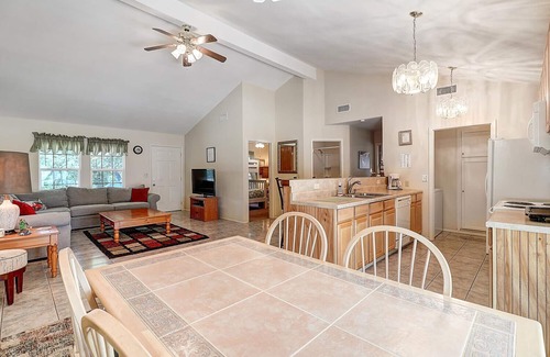 Rockport Casa | Private deck, boat parking, 2 bedroom 2 bath coastal cottage in Holiday Beach