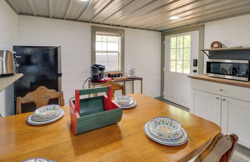 Henagar Apartamento | Private Deck: Studio Near Guntersville Lake!