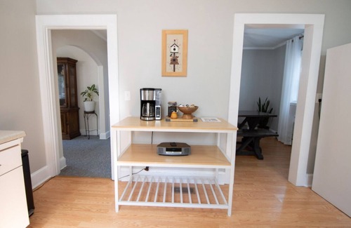 Anderson Cabaña | Private Deck + Yard - Sleep Number Bed for comfortable stay 💕