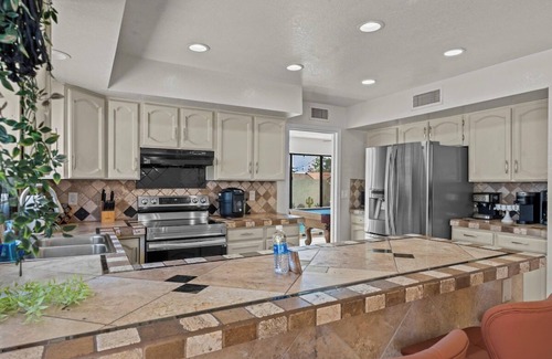 Glendale Casa | Private Desert Oasis – 5BR Retreat with Pool Near Stadium & Golf