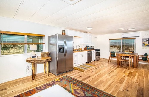 Wonder Valley Casa | Private Desert Retreat with Rock Tub -3 BR/2Bath