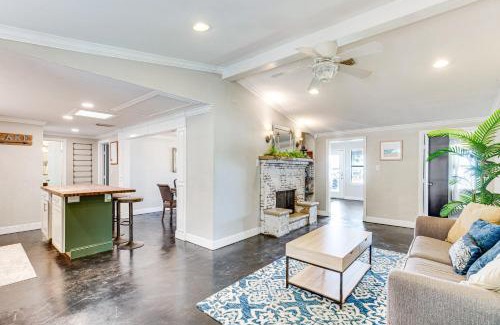 Newark Casa | Private Dock and Deck Eagle Mountain Lake Retreat!