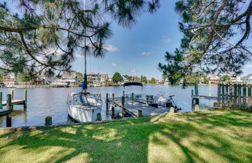 Colington Harbour Casa | Private Dock and Beach Access Outer Banks Area Home