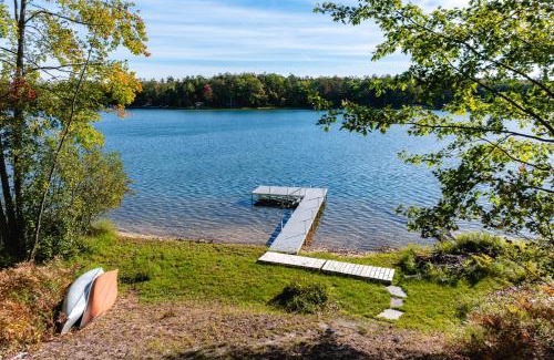 Michaywe Casa | Private Dock, Near Skiing Lakefront Gaylord Home