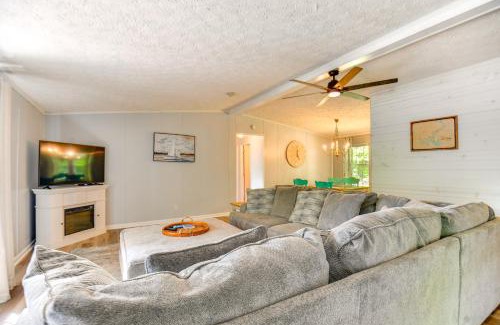 Milledgeville Casa | Private Dock Pet-Friendly Home on Lake Sinclair