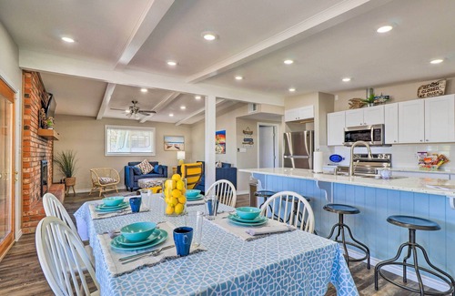 Brownwood Cabaña | Private Dock - Waterfront Lake Brownwood Gem!
