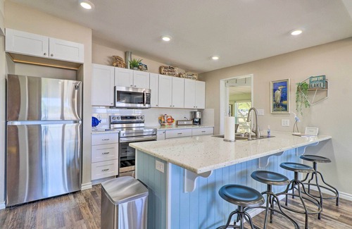 Brownwood Cabaña | Private Dock - Waterfront Lake Brownwood Gem!