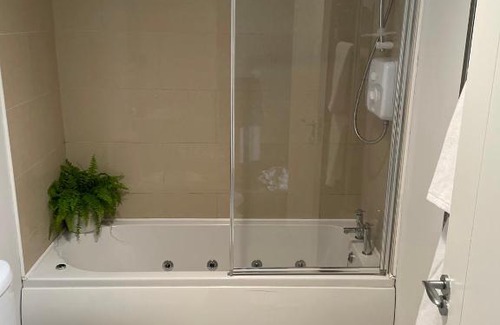 Naas Casa | Private Double Room & Bathroom