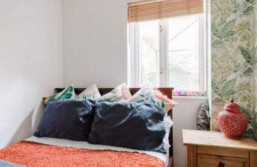 Sands End Casa | Private double room & private bathroom in our home