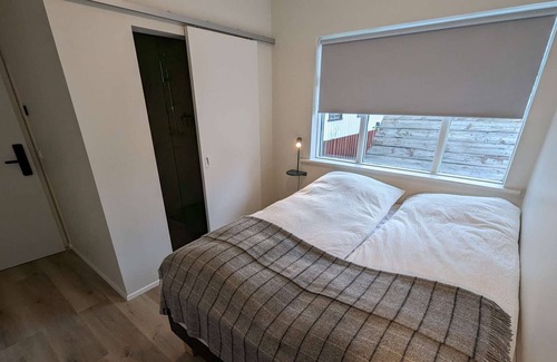Isafjordur Casa | Private Double with Bathroom @ The Ísafjörður inn