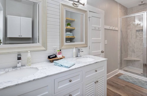 Dauphin Island Cabaña | Private ~ East End ~ Hummingbird House
