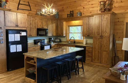 Cataloochee Ranch Cabina | Private, Elevation, Unlimited WiFi, Kid & Dog Friendly, Hiking, Rafting, Tubing,