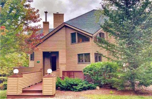 Bretton Woods Complejo | Private end unit Townhome in Bretton Woods