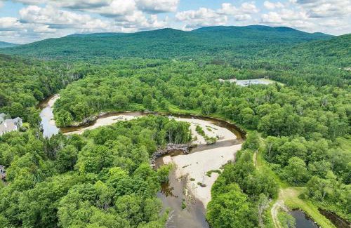 Bretton Woods Complejo | Private end unit Townhome in Bretton Woods