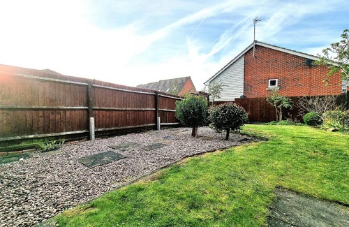 Hamilton Casa | Private Ensuite Room in Modern Home near General Hospital