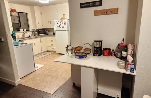 Lafayette Casa | Private entire 2-bedroom house with cozy backyard & patio close to 4 Downtowns