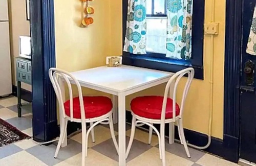 Beloit Apartamento | Private Entire Apartment near Beloit College