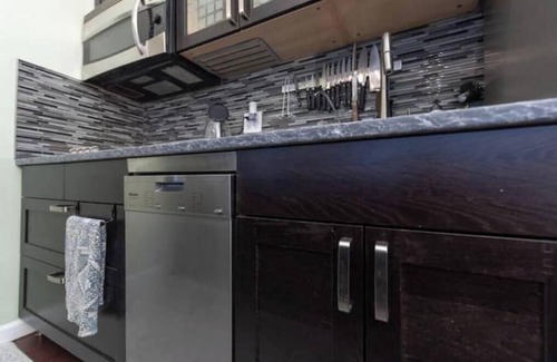 Sea Gate Apartamento | Private entrance studio with bathroom