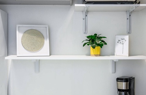 Irvine Industrial Complex-East Apartamento | Private Entry Suite w Patio Bath Kitchenette