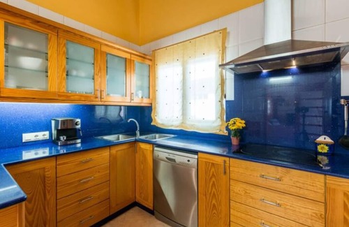 Santandria Chalet De Esquí | VILLA PRIVADA CON PISCINA VALLADA PARA LA SEGURIDAD DE LOS NIÑOS