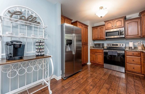 Mount Juliet Casa | Private Escape Full Kitchen, King Bed, Queen Bed, Laundry, Close to Nashville