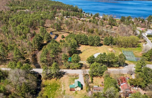 Adirondack Casa | Private escape near the lake, town, and hiking with free WiFi and full kitchen