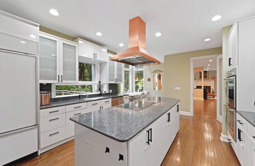 North Stamford Casa | Private estate in North Stamford on natural preserve