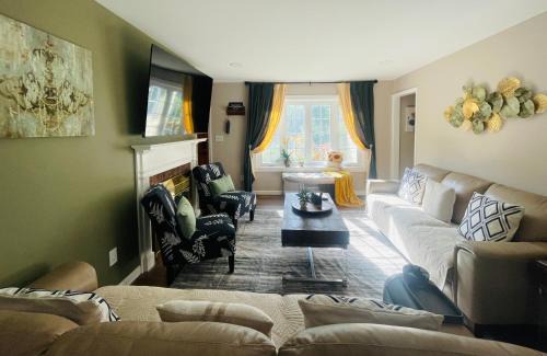 Princeton Complejo | Private Estate, Walk to Princeton Downtown, 3-Bedrooms 2-Bath with Free Parking