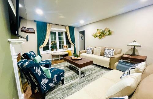 Princeton Complejo | Private Estate, Walk to Princeton Downtown, 3-Bedrooms 2-Bath with Free Parking