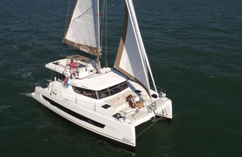 Barceloneta Alquiler De Eote | Private Exclusive Catamaran 'Hang Loose'
