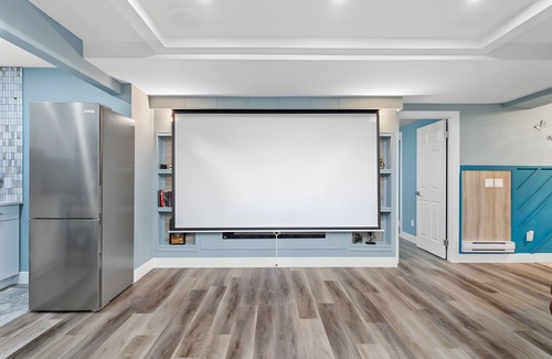 Northwest Calgary Casa | Private Family Entertainer's Suite