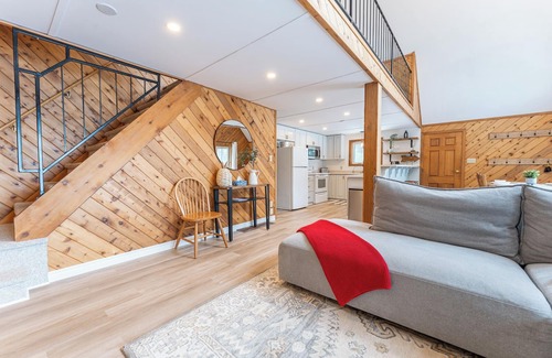 Dysart et al Casa | Private family friendly cottage, with beautiful sandy beach.