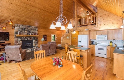 Crosslake Casa | Private, family friendly lake home w/sandy beach in Crosslake on Pine Lake