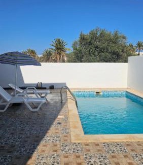 Djerba Midun Villa | Private Family Villa with Pool Garden and Parking spot 3BR 2BA